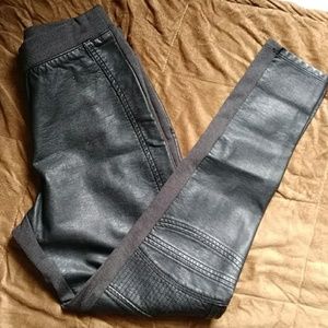 Faux leather legging